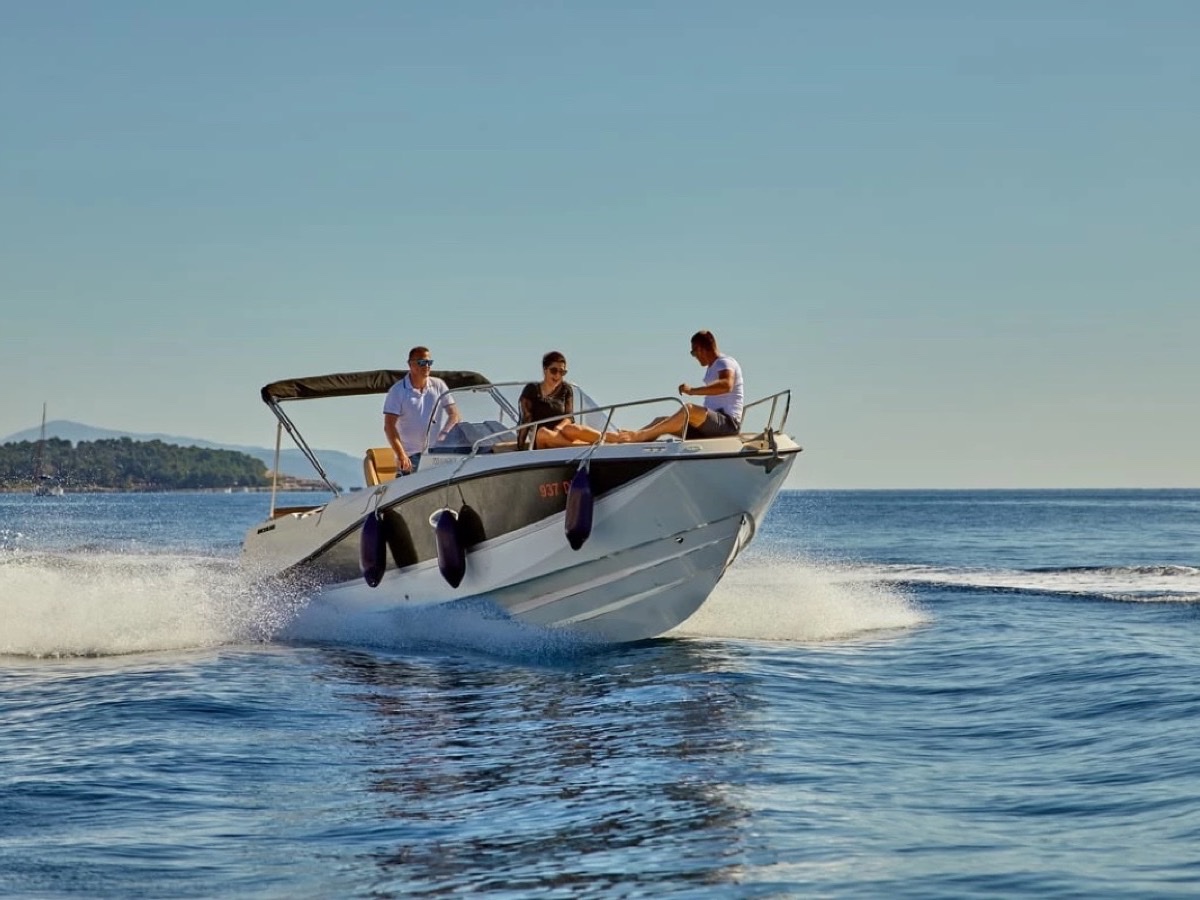 Quicksilver 755 Sun Deck cabin charter with onboard WC at Marina Frapa
